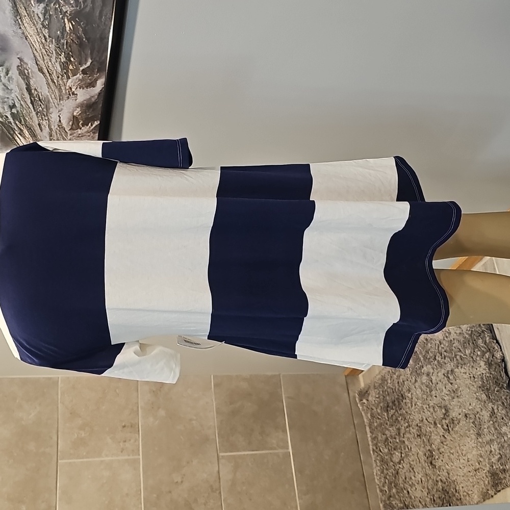 Lularoe Perfect Tee-Navy and White Striped! NWT! - Picture 6 of 8